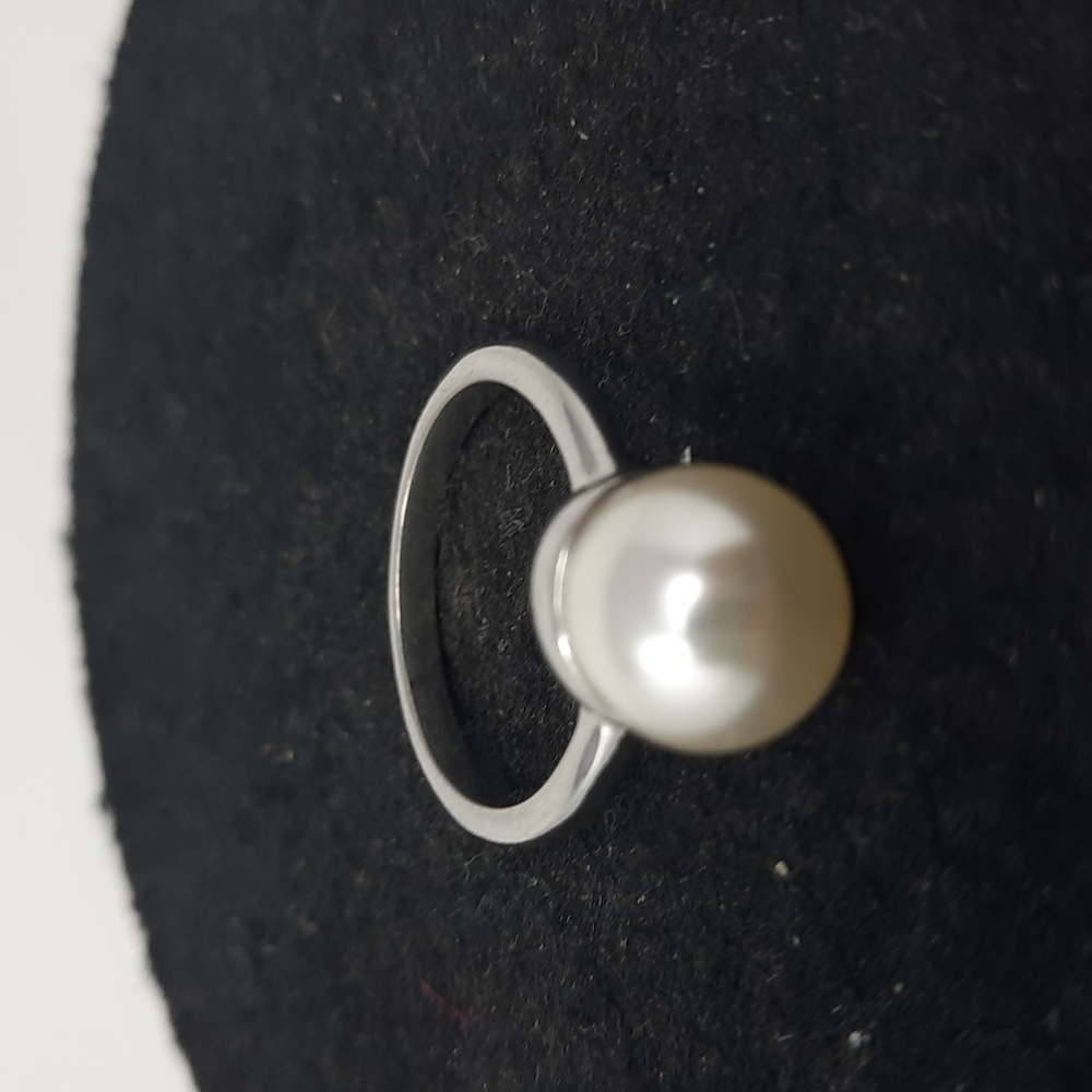 Faux Pearl Silver Tone Ring Size 7